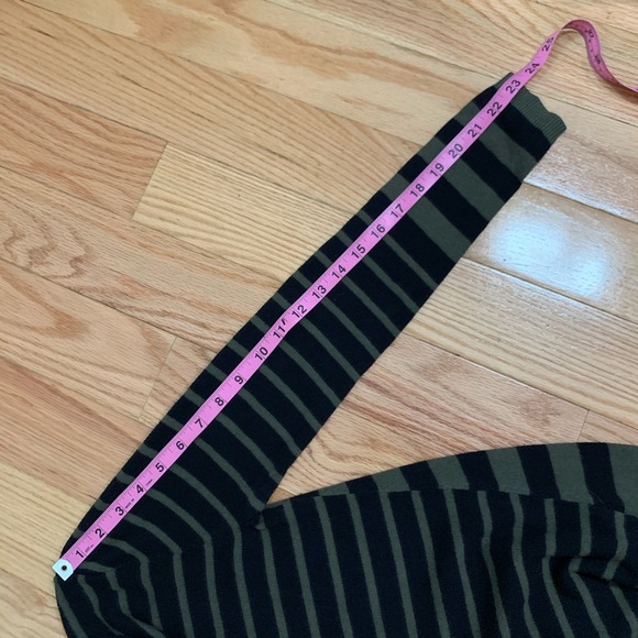 EXPRESS Green & Black Striped Knit Long Sleeve - Picture 10 of 10
